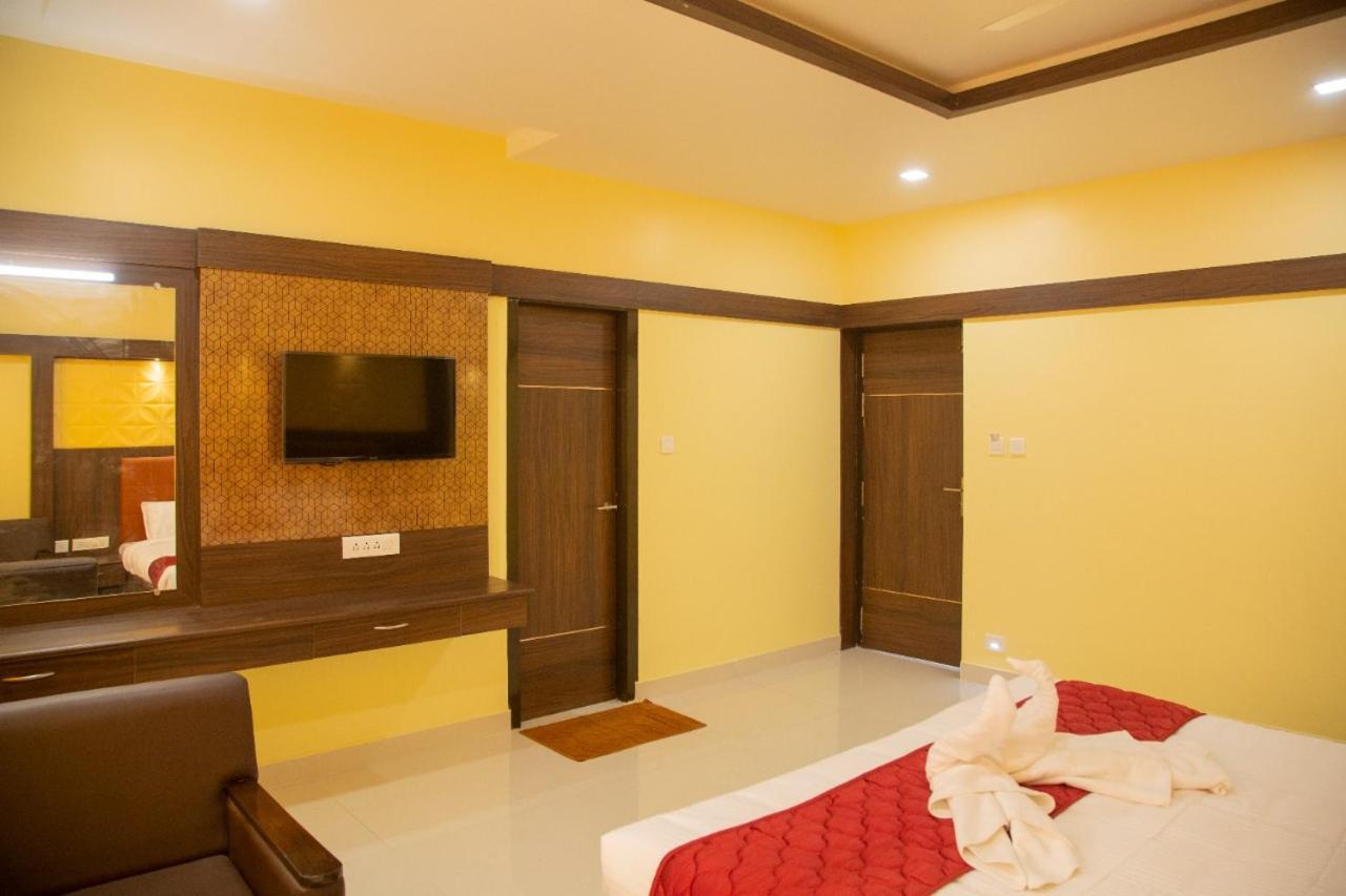 Sri Balaji Grand Hotel Kumbakonam Ngoại thất bức ảnh