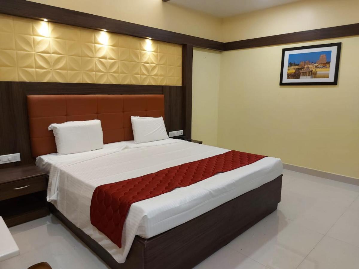 Sri Balaji Grand Hotel Kumbakonam Ngoại thất bức ảnh