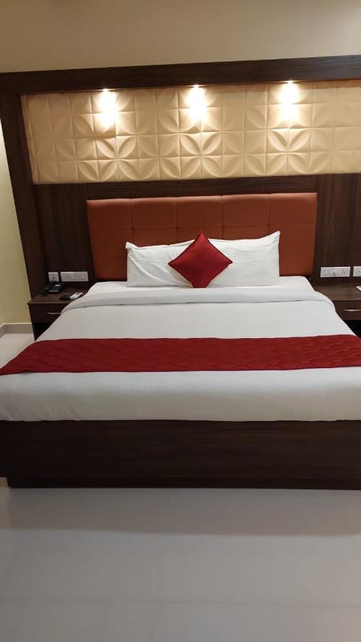 Sri Balaji Grand Hotel Kumbakonam Ngoại thất bức ảnh